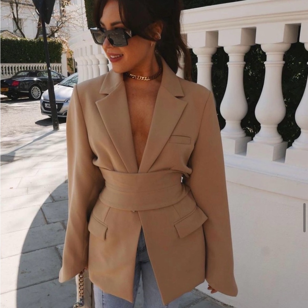 Odd Muse Ultimate Muse Blazer with Additional Belts | Camel